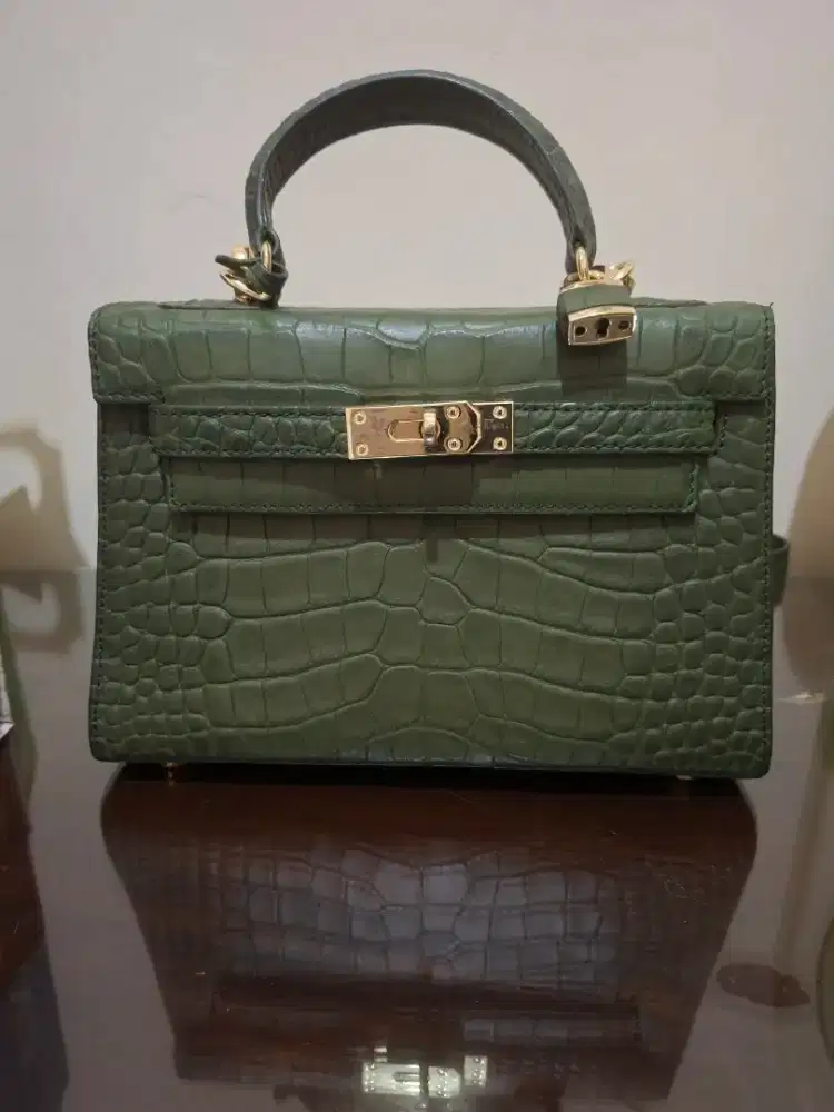 Tas kulit sapi asli warna hijau tua