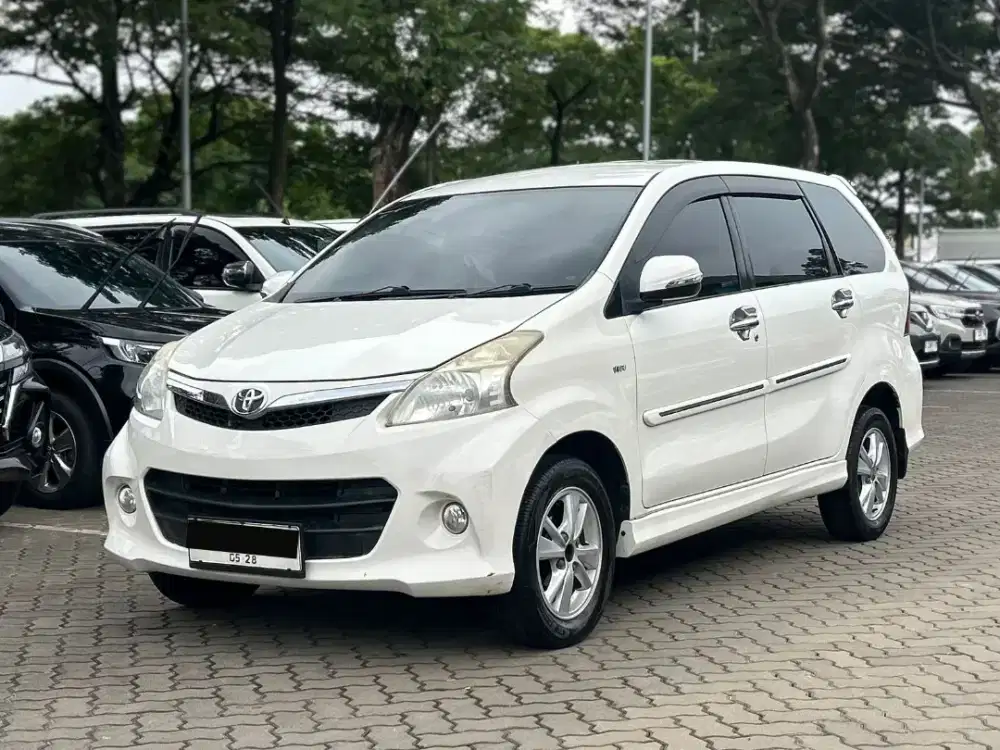 TOYOTA AVANZA VELOZ 1.5 AT 2013 PUTIH, KM 131RB