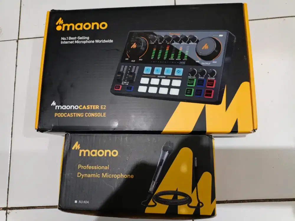 Soundcard dan Microphone Dynamic Maono