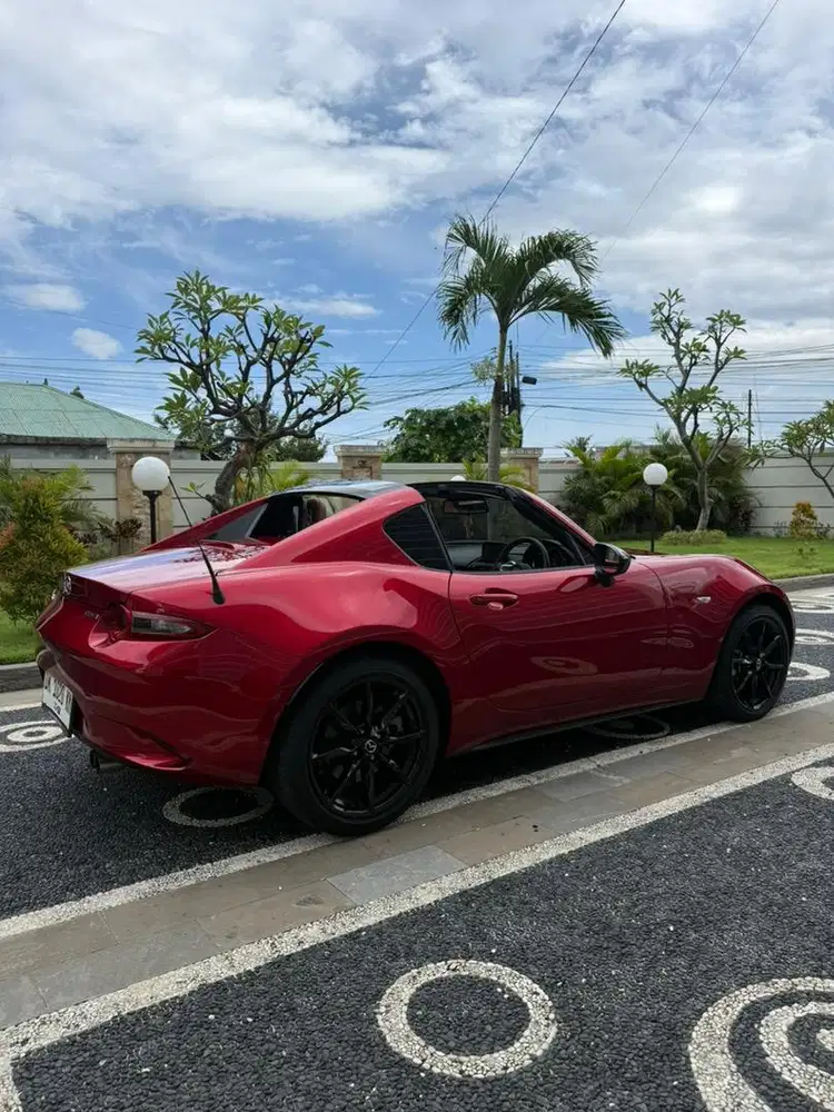 Mazda mx5 RF targa MIATA roadster 2023