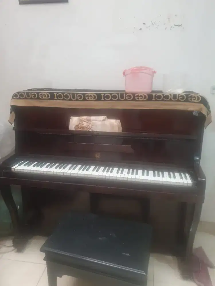 Dijual piano dg fungsi baik