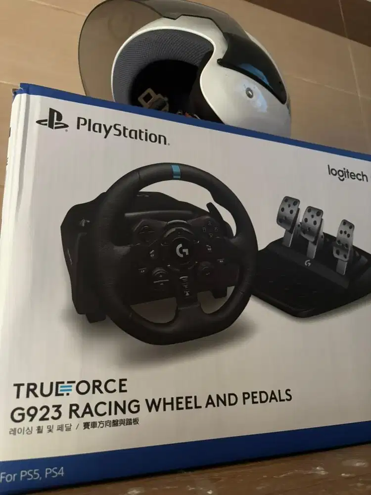 TRUFORCE G923 RACING WHEEL AND PEDALS