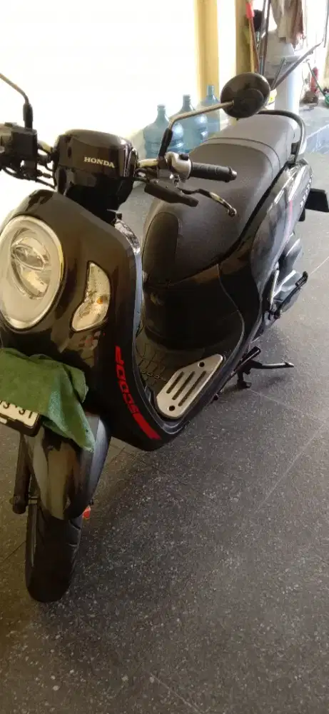Scoopy sporty 2021 hitam low km
