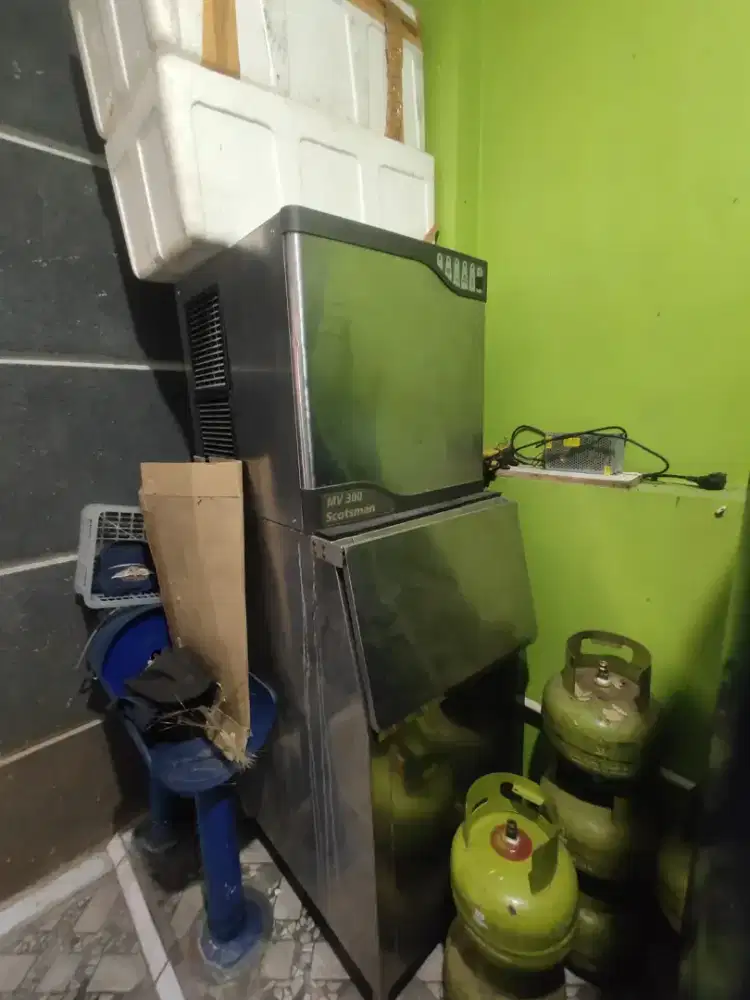 Scotsman MV 300 Ice Machine second