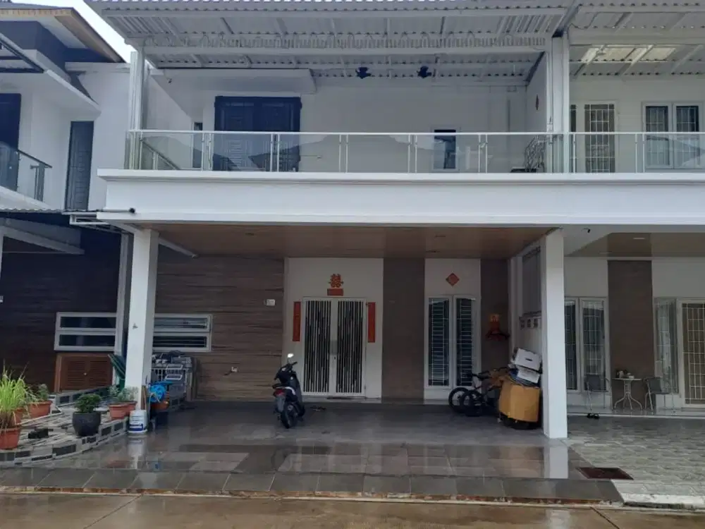 DIJUAL RUMAH MEWAH 3 LANTAI DI CLUSTER GIVENCY ONE – KOTA MEDAN (028)