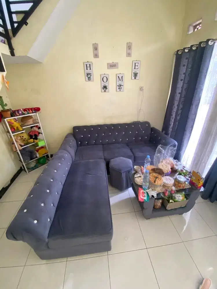 Service sofa bergaransi guyss