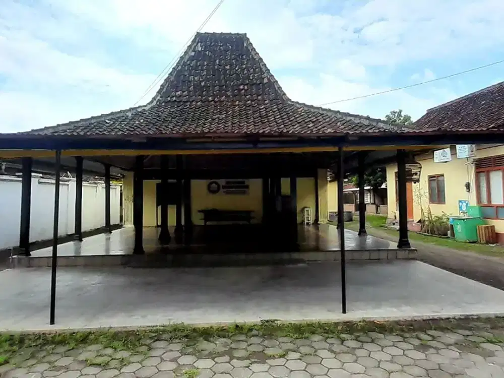 JUAL RUMAH KUNO (th 1800 an)Peninggalan Hamengku Buwono XIII (HB 8)