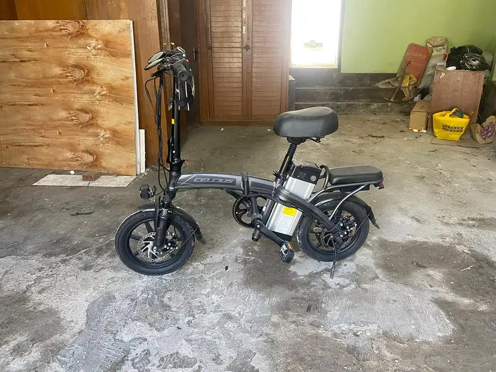 Sepeda Lipat Elektrik - Celcius TOMAX