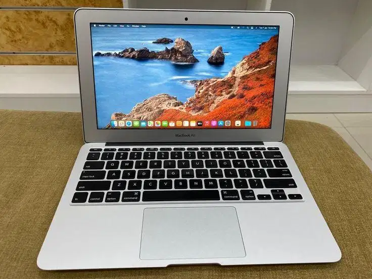 Macbook air 11 inch early 2014