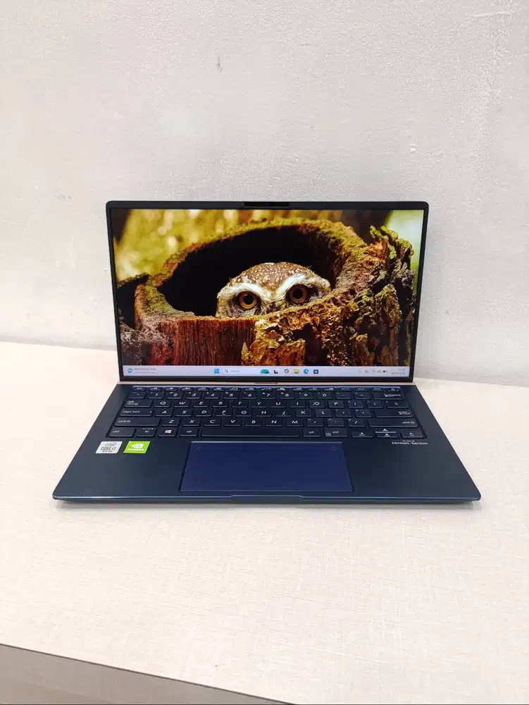 Laptop Asus Zenbook Core i7 VGA