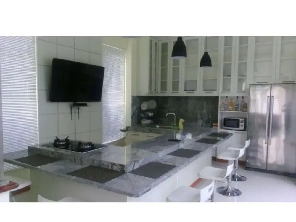 DIJUAL RUMAH LUAS 200m-an DI SANTORINI SENTUL