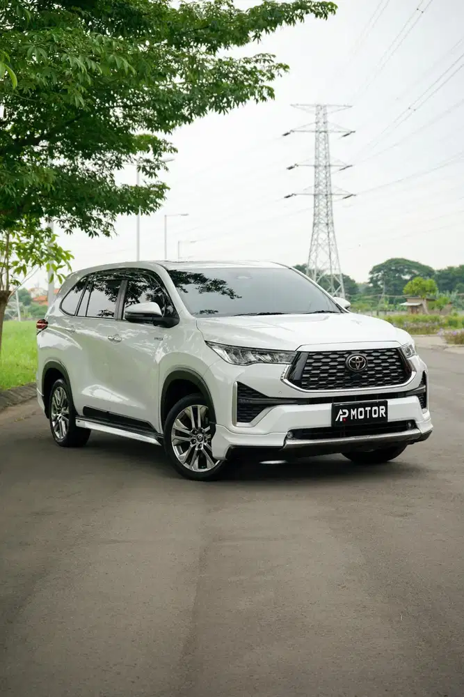 Innova Zenix 2.0 Type Q Hybrid CVT TSS RSE Modellista White 2024