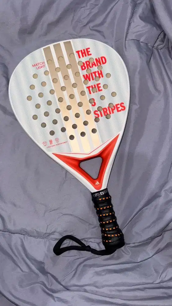 SEC LIKE NEW ADIDAS MATCH LIGHT 3.4