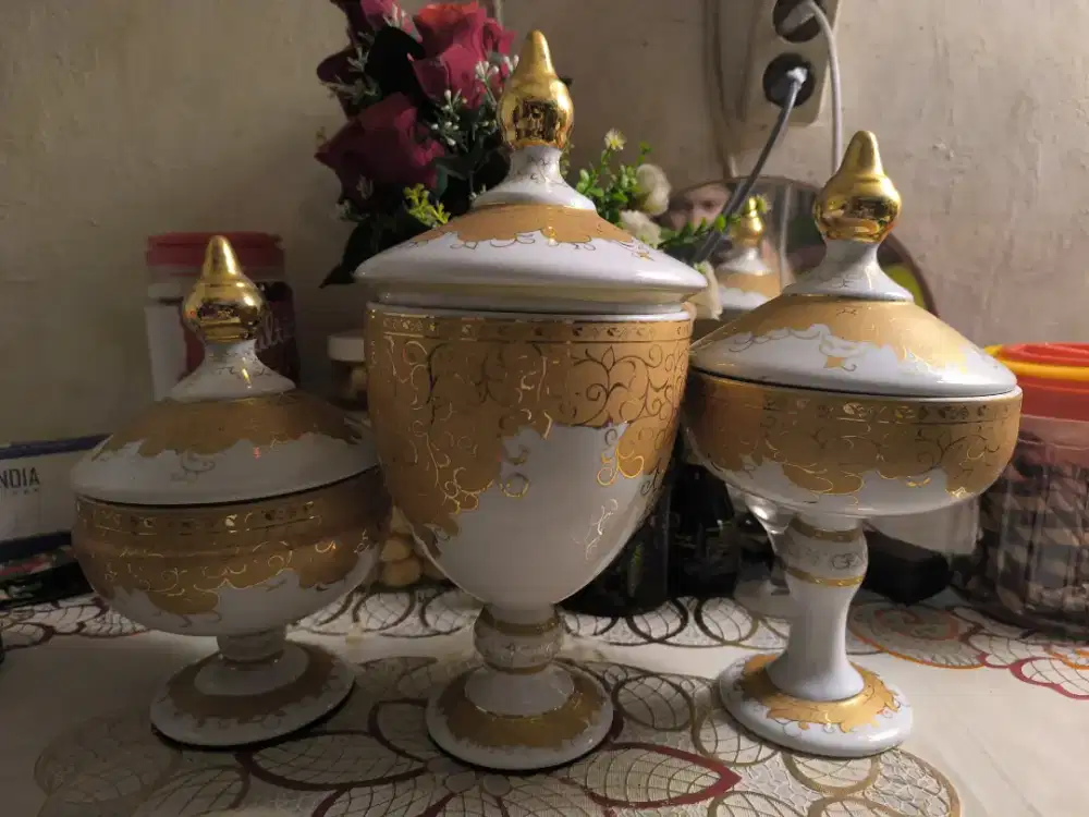 Set thropy vicenza italy marigold