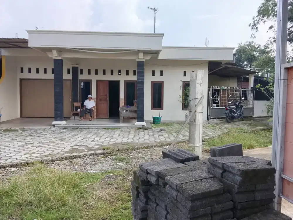 Disewakan rumah dekat UNS