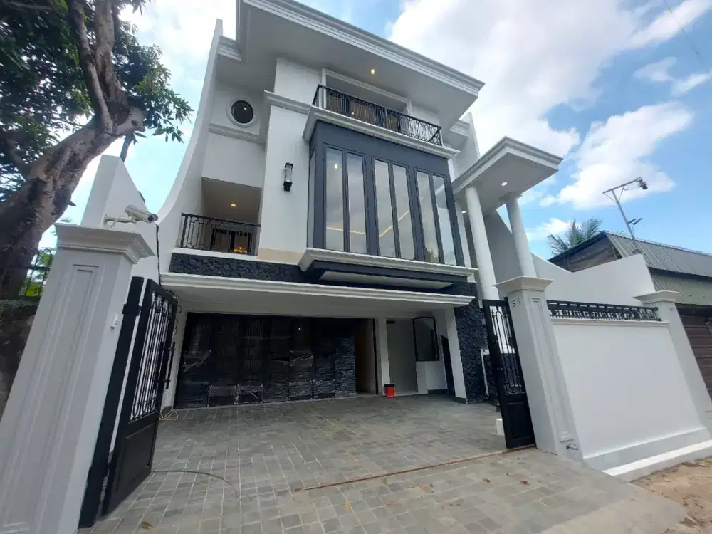 Rumah Mewah Brand New Design American Classic di Cipete, Cilandak