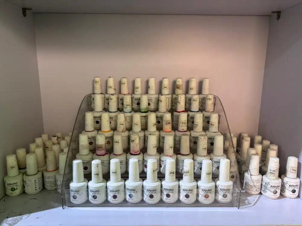 Kutek gel bekas sisa pemakaian salon kuku