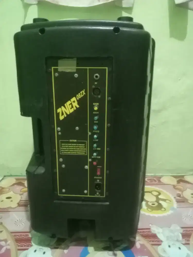 Dijual sepasang sepeker aktif 15 in minus twiternya saja mati maaf net