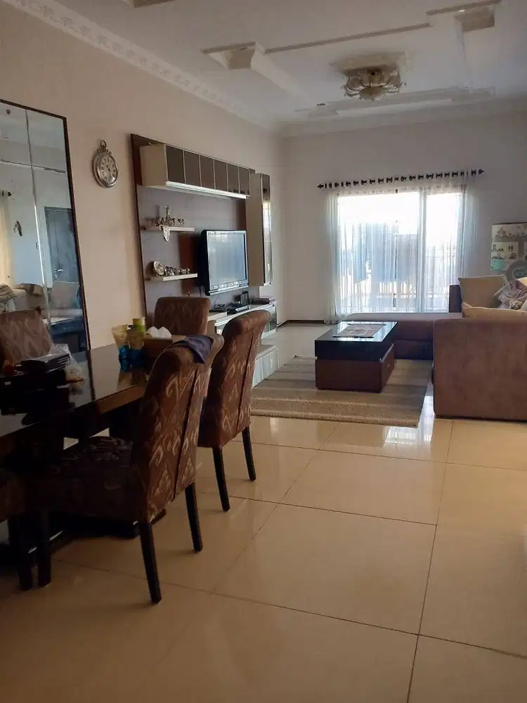 Dijual Rumah Tinggal Mewah di Setramurni Setiabudhi Bandung