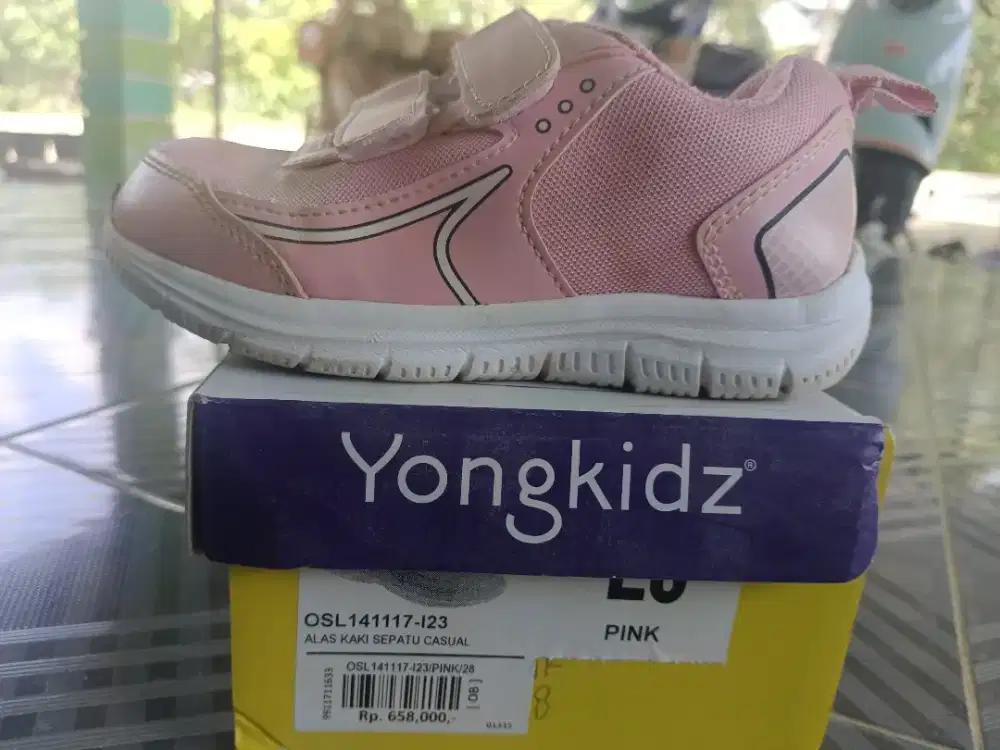 Sepatu anak merk yongkidz