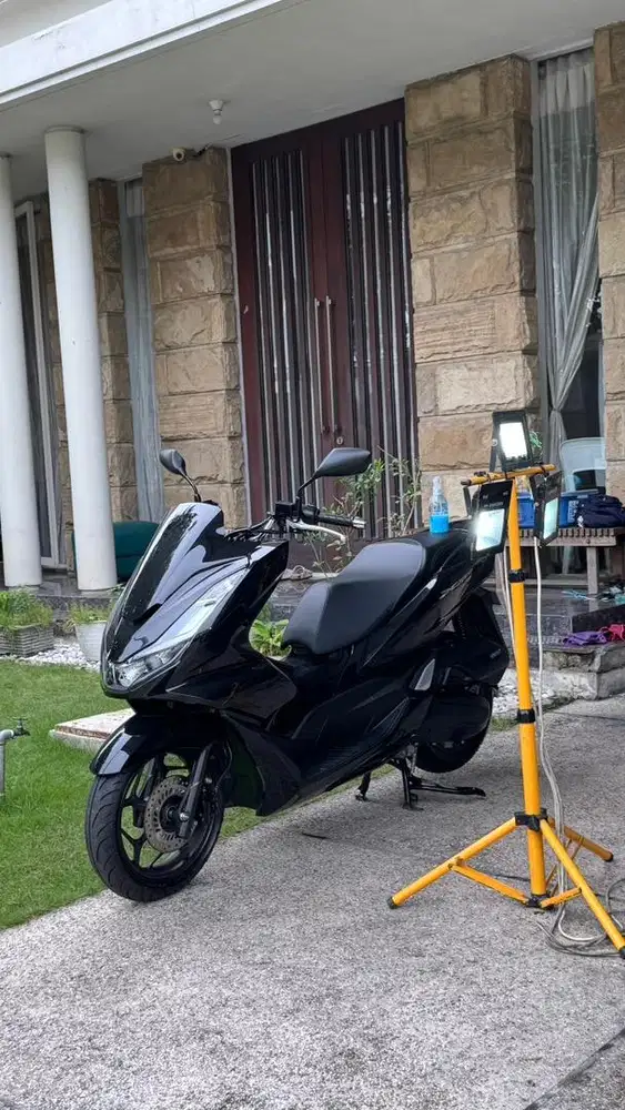 Honda pcx cbs 2023 , 1500 KM !!!