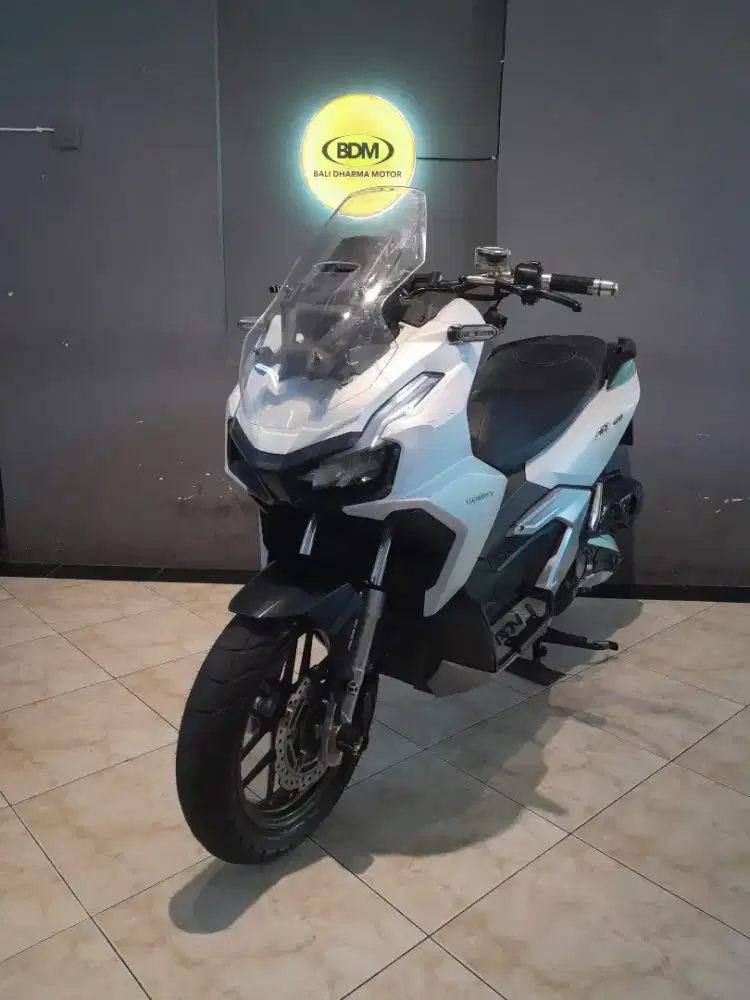 HONDA ADV 160 ABS TAHUN 2023 PAJAK OFF 2X JUAL SUSAI DI GAMBAR