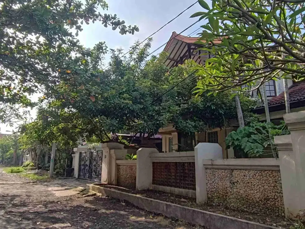 Tanah premium strategis bonus rumah Pemuda renon denpasar bali