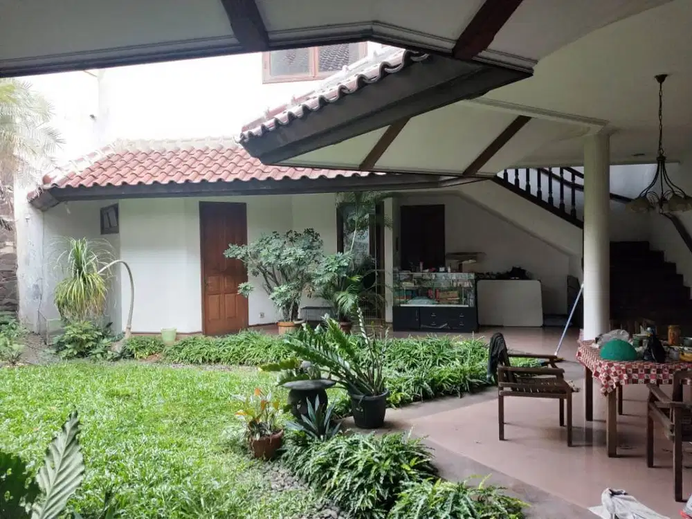 Dijual Rumah Lux Lokasi Strategis di Sayap Dago Bandung