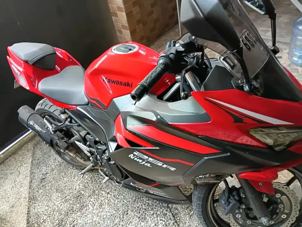Ninja 250 R F1 2023