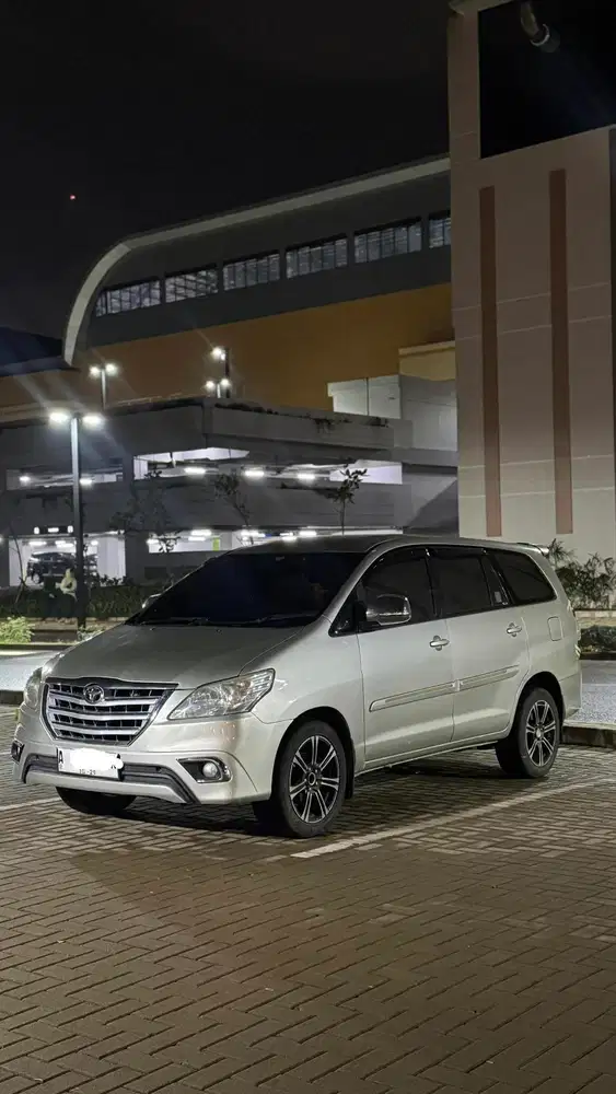 Toyota Kijang Innova 2013 Bensin
