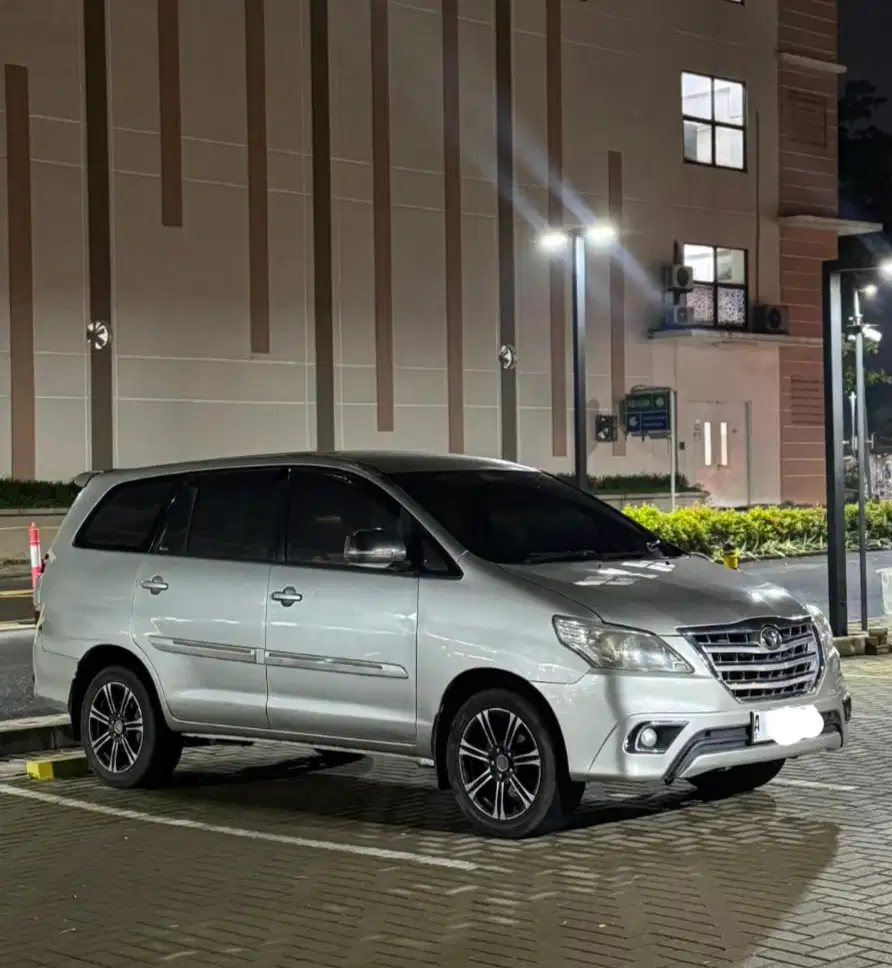 Toyota Kijang Innova 2013 Bensin