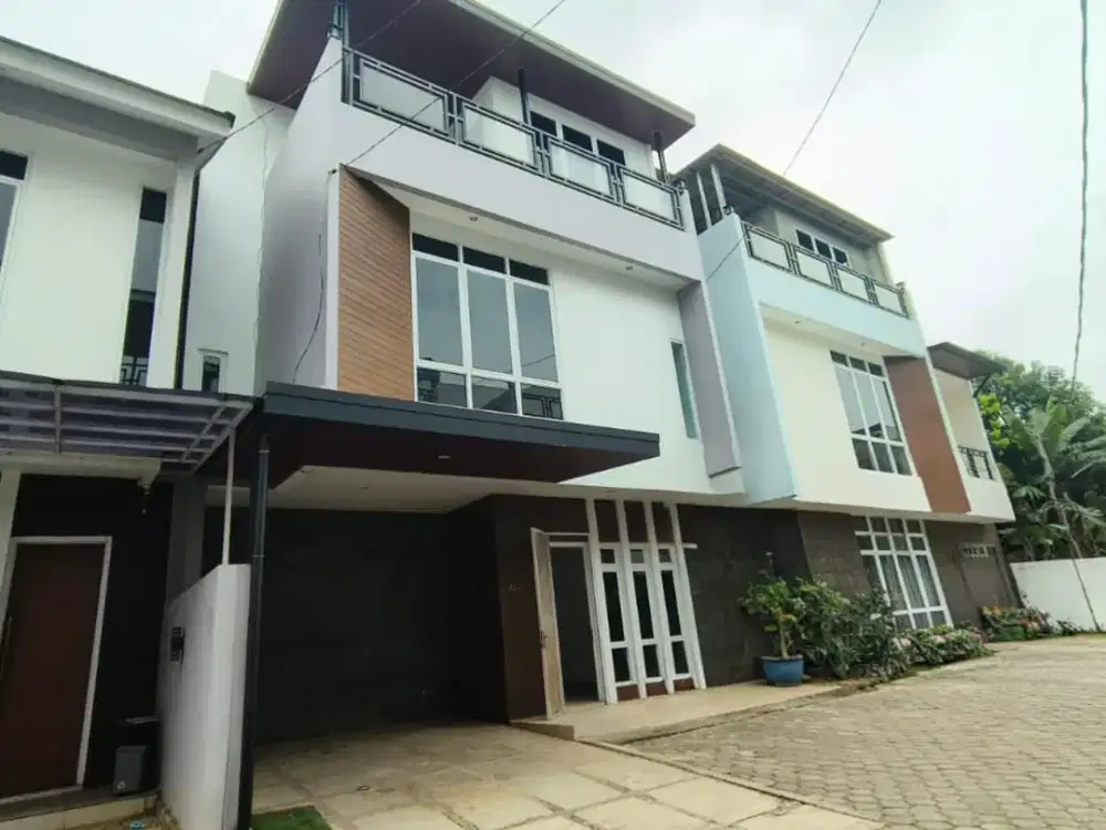 Di sewakan rumah siap huni di pesona azalea cirendeu