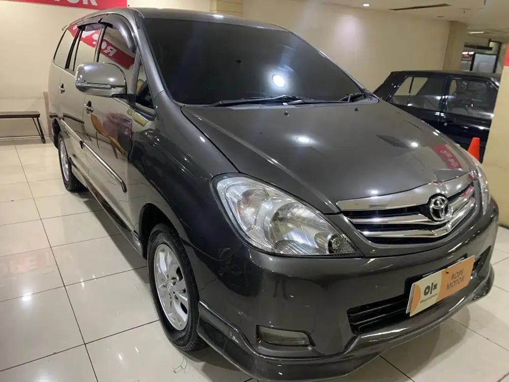 Toyota kijang innova G M/T 2010