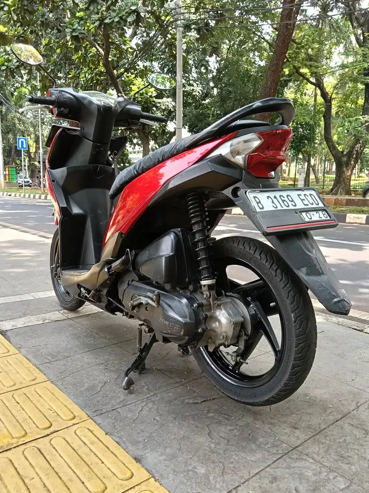 DIJUAL CASH HONDA BEAT CW FI CBS THN 2013 PAJAK IDUP SIAP PAKAI