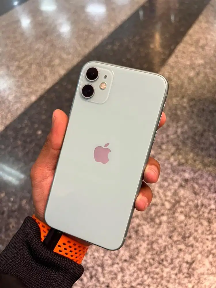 Iphone 11 64gb fullset aktivasi lama