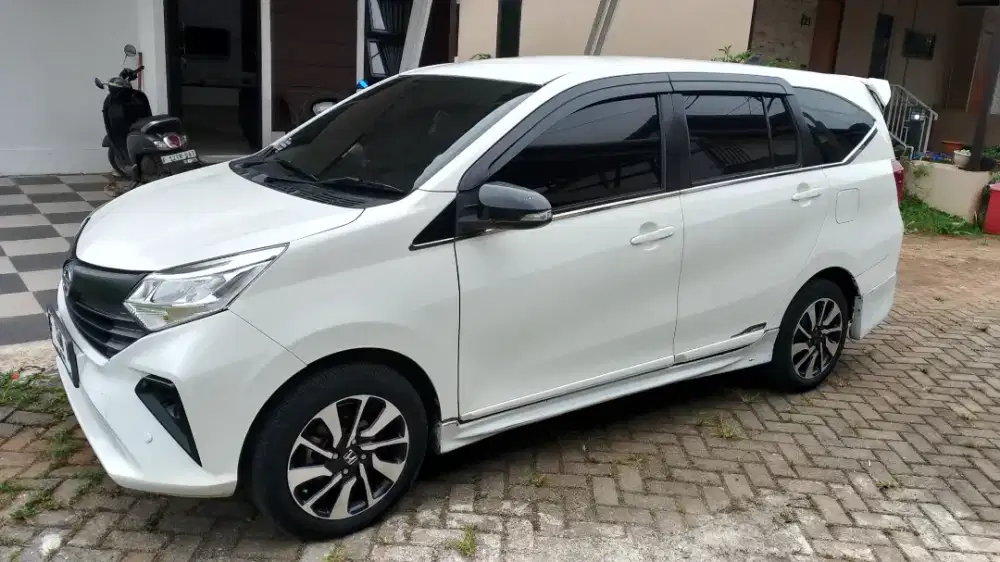 Jual Sigra R Deluxe MT Facelift