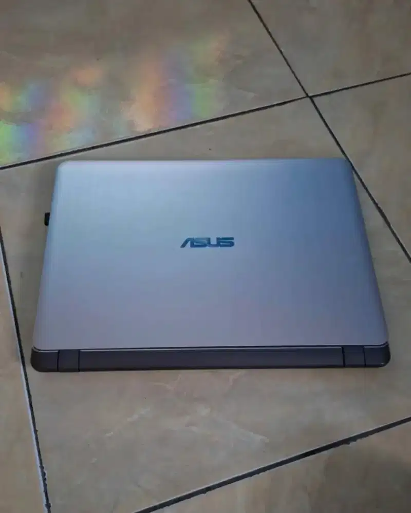 Laptop Asus 407u i3 2.00Ghz Ram 8Gb Vga 2Gb Ssd 128Gb Harga 2,2 nepis