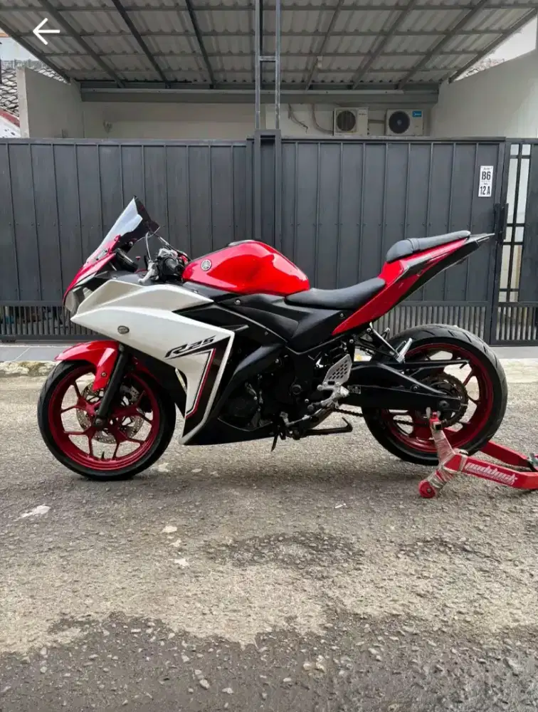 YAMAHA R25 2014
