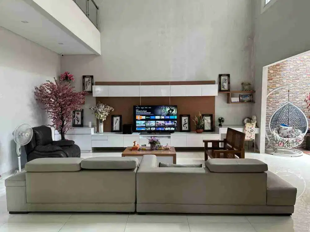 RUMAH HOOK 2.5 LANTAI DI VILLA MELATI MAS, SERPONG UTARA