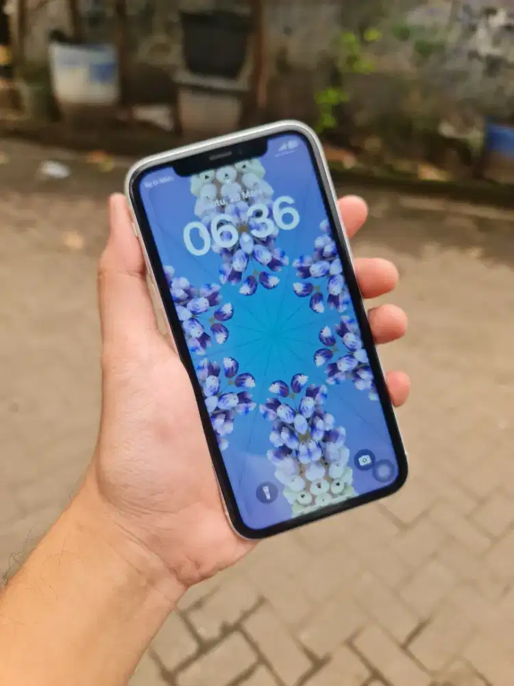 iPhone XR 64 GB white