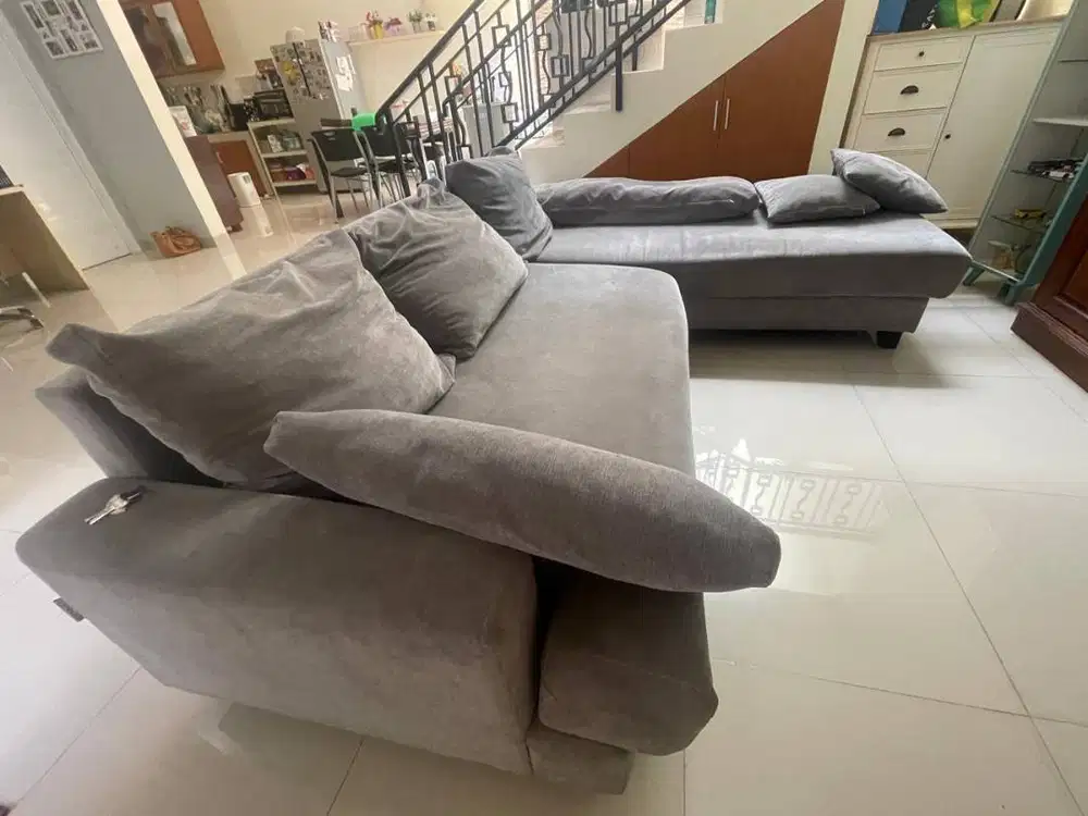 Sofa seken harga 3 jt free ongkir by Lalamove Jabodetabek