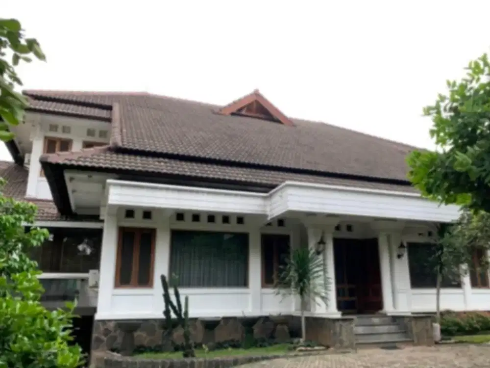 Rumah Mewah Ada Kolam Renang Turun Harga