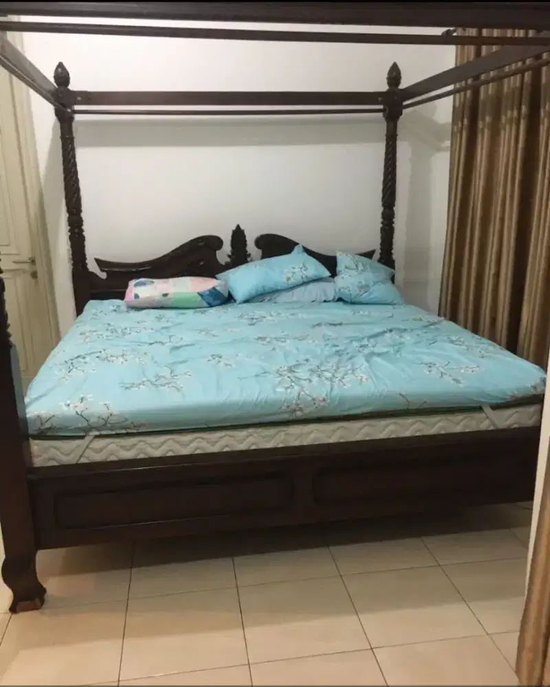 Jual tempat tidur kayu kondisi istimewa
