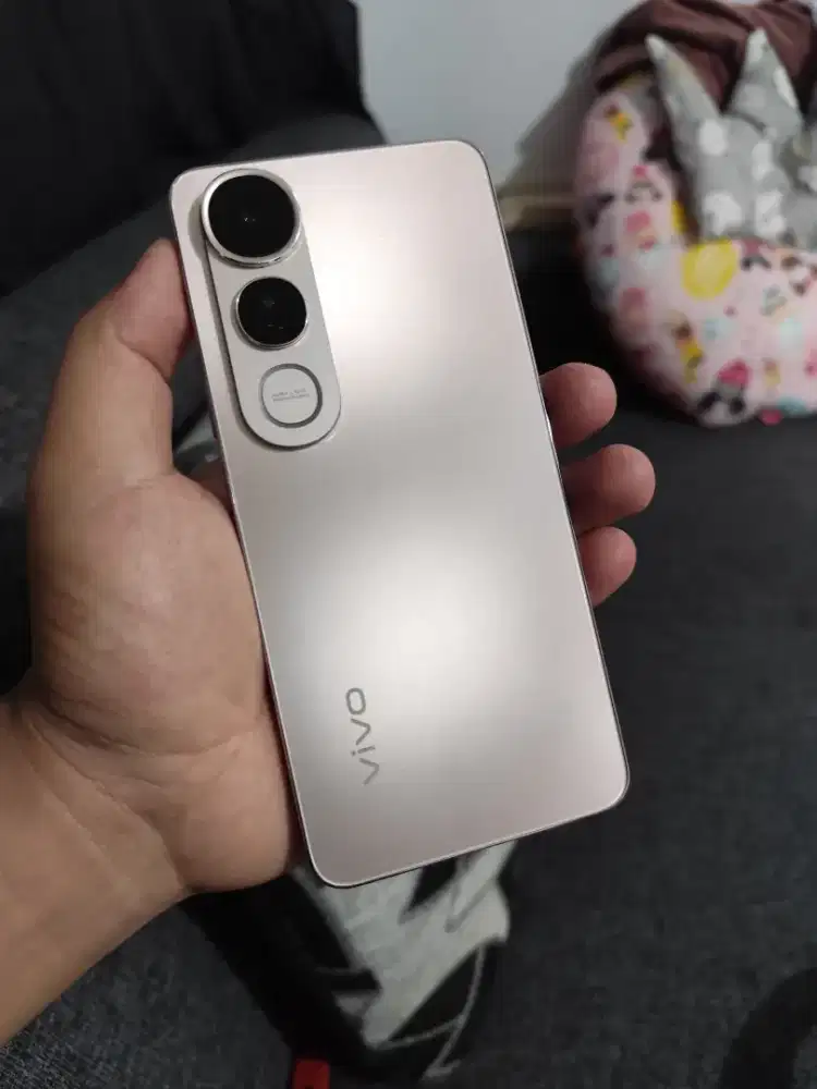 VIVO V50 Lite 5G 8/256 ( HP dan charger) mulus 99%