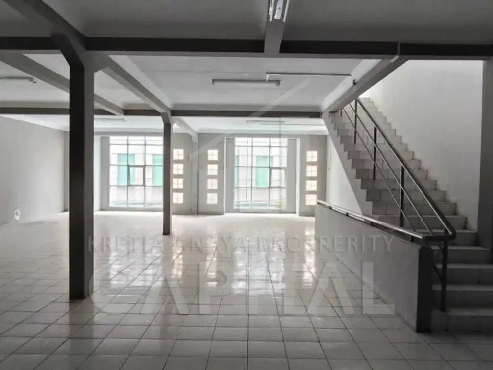 DUA RUKO RENDENG 3 LANTAI SIAP PAKAI DI BANCEUY BANDUNG LOKASI STRATEGIS COCOK UNTUK USAHA