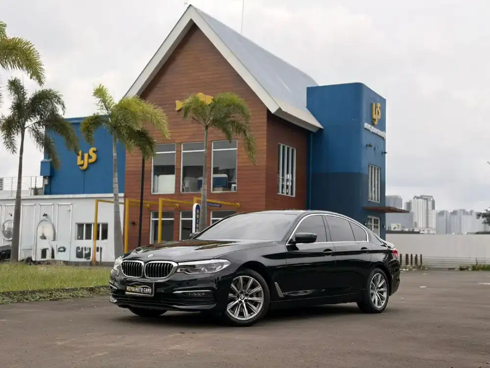 UNIT ISTIMEWA & TANGAN PERTAMA BMW 520i G30 Luxury 2.0 AT 2020 Sunroof