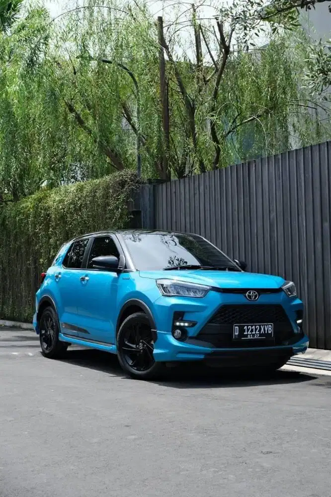LOW KM // TOYOTA RAIZE 1.0 GR SPORT TURBO TWO TONE AT 2021