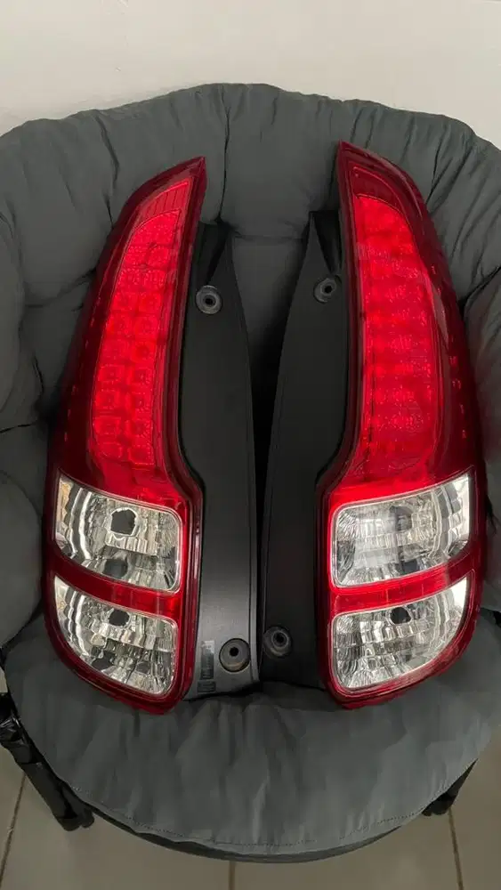 Stoplamp sirion 2014