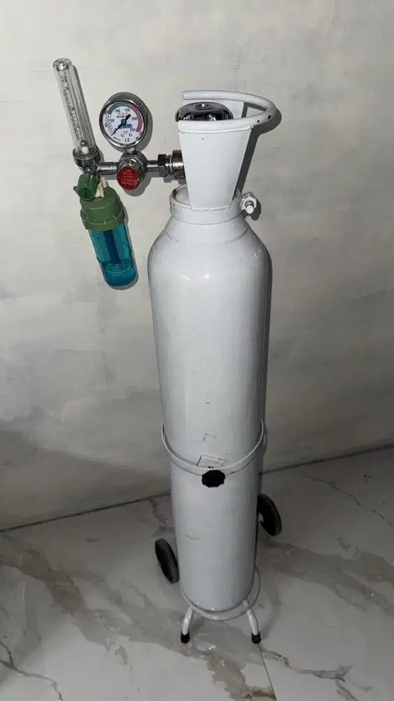 Tabung oksigen lengkap
