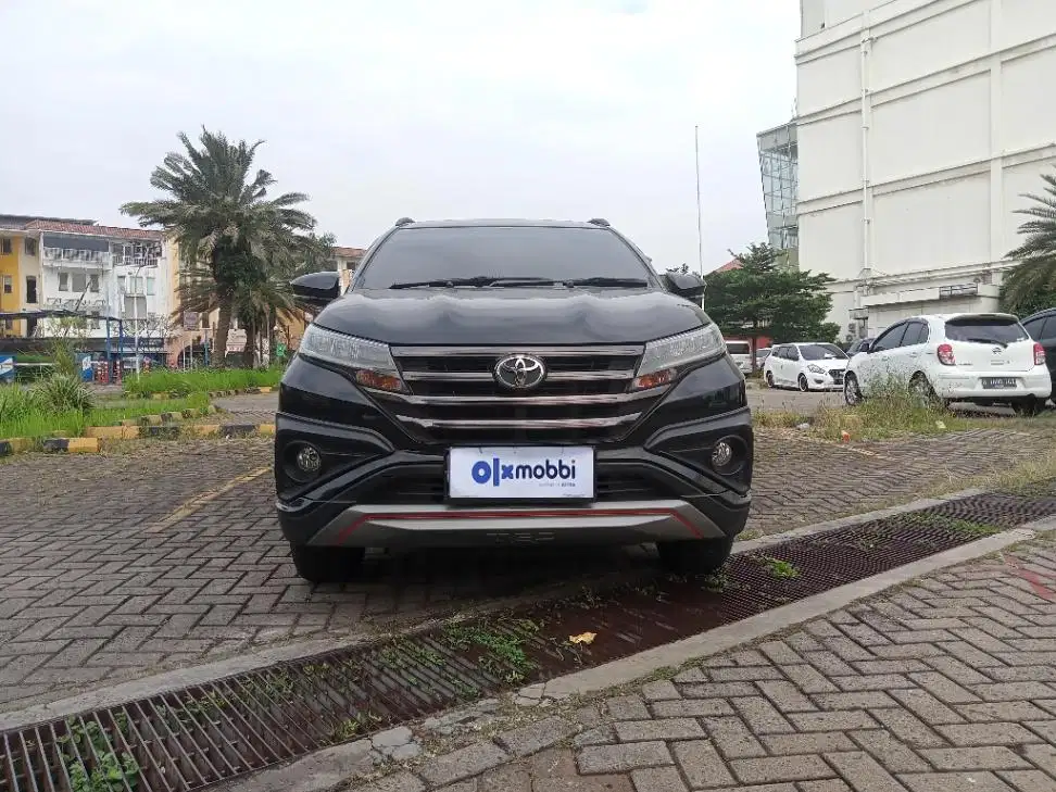 TDP 10JT, Toyota Rush 1.5 TRD Sportivo 7 Bensin-AT Hitam 2020